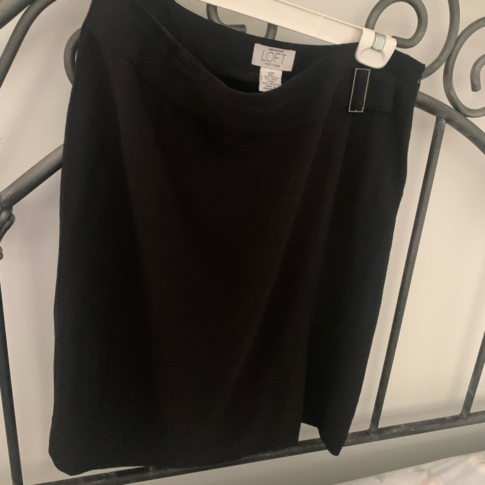 Black lined skirt 21.5” long